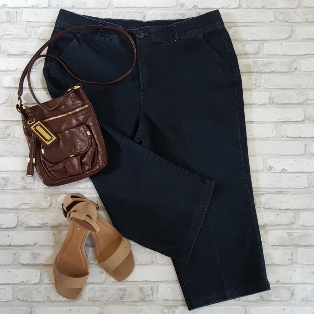 Christopher & Banks Denim Capris (Size 16)